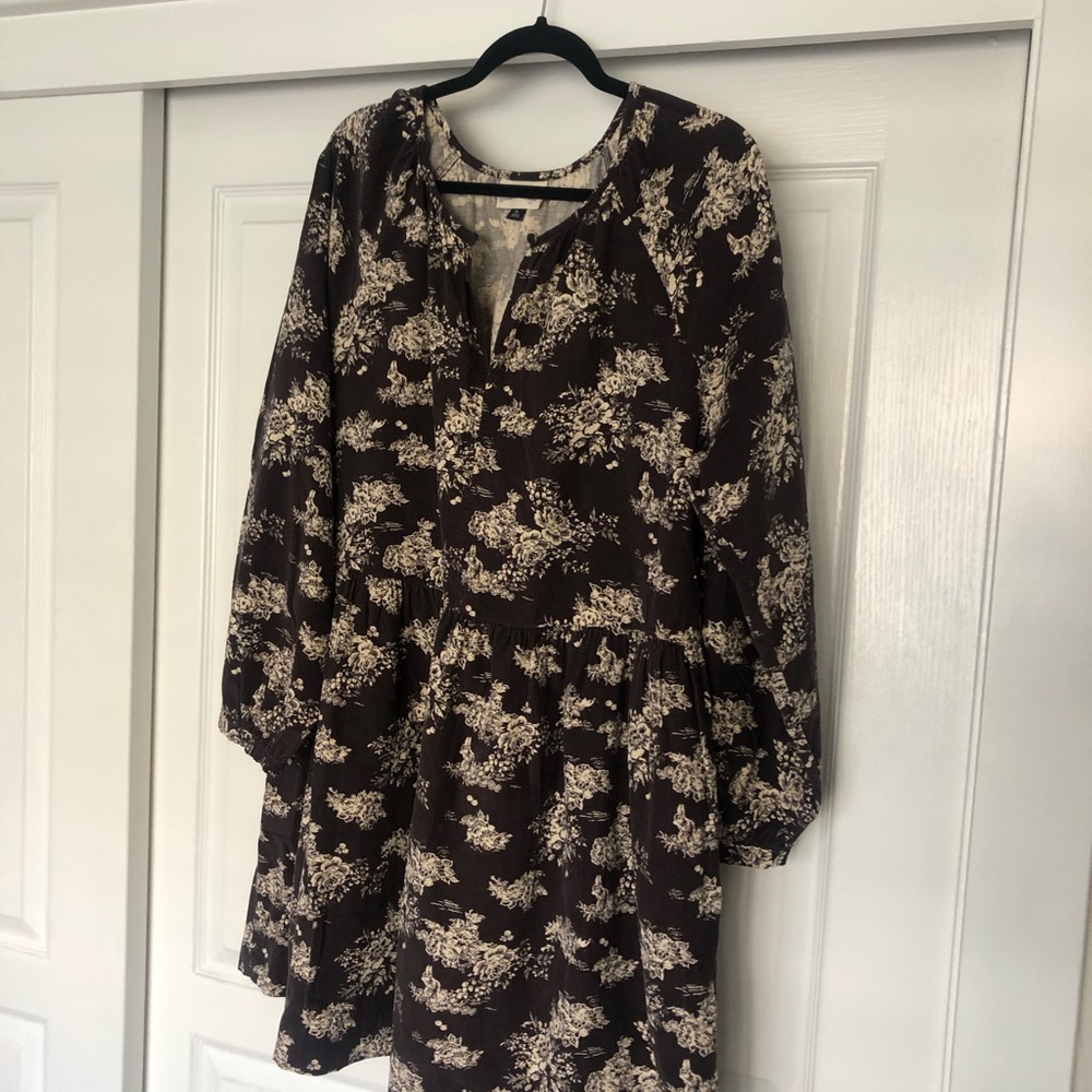 Universal Thread Black and Cream Raglan Long Sleeve Sundress